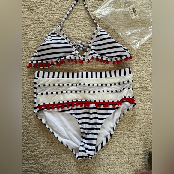 NWT CUPSHE two piece swimsuit - Picture 1 of 3